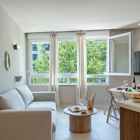 De Montescal Montparnasse Ac In A Prime Location 22 -36m2 *