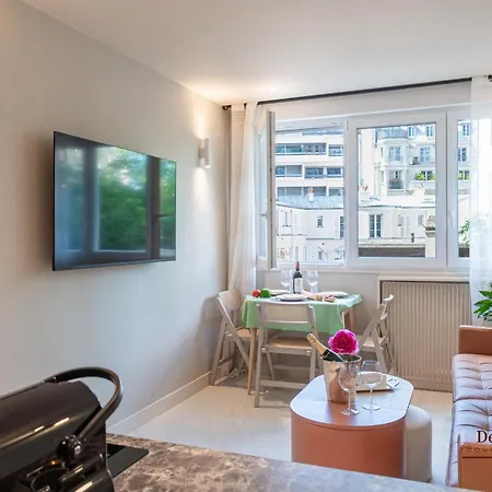 De Montescal Montparnasse Ac In A Prime Location 22 -36m2
