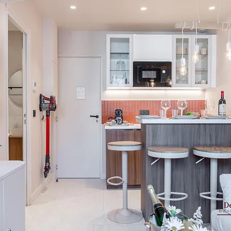 De Montescal Montparnasse Ac In A Prime Location 22 -36m2 *